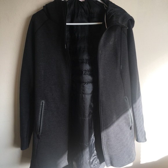 Nike Women’s Aeroloft Fleece Tech Fleece Parka - Picture 4 of 8